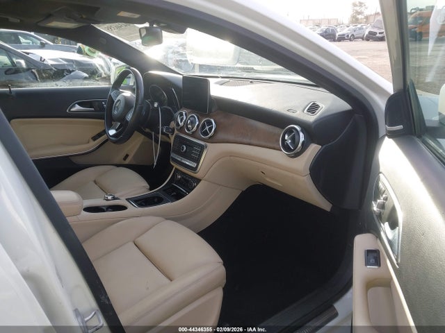 Mercedes-Benz GLA 4matic