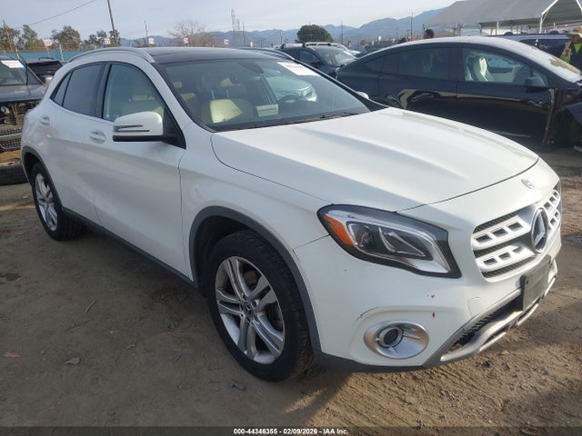 Salvage Mercedes-Benz GLA Image