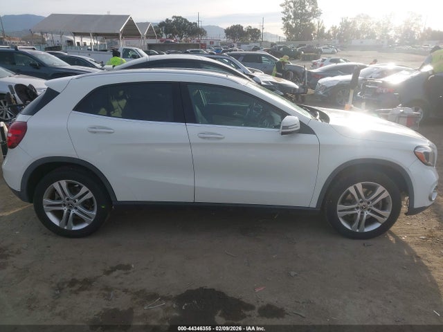 Mercedes-Benz GLA 4matic
