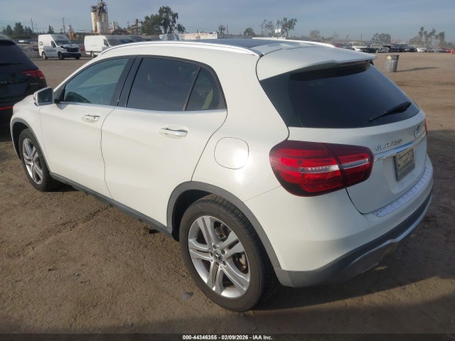 Mercedes-Benz GLA 4matic