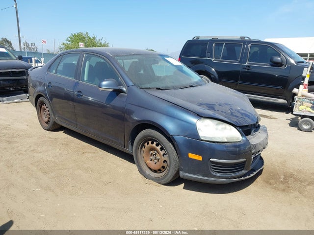 Salvage Volkswagen Jetta Image