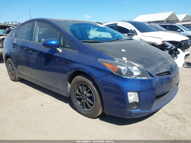 Salvage Toyota Prius Image