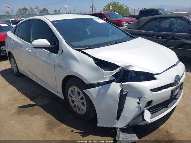 Salvage Toyota Prius Image