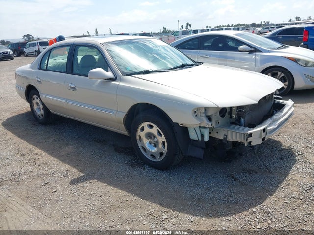 Salvage Lincoln Continental Image