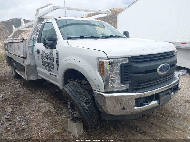 Salvage Ford F-550 Image