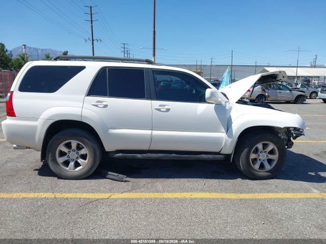 Toyota 4Runner Sport V8