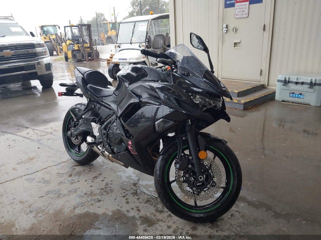 Salvage Kawasaki Ex650 Image