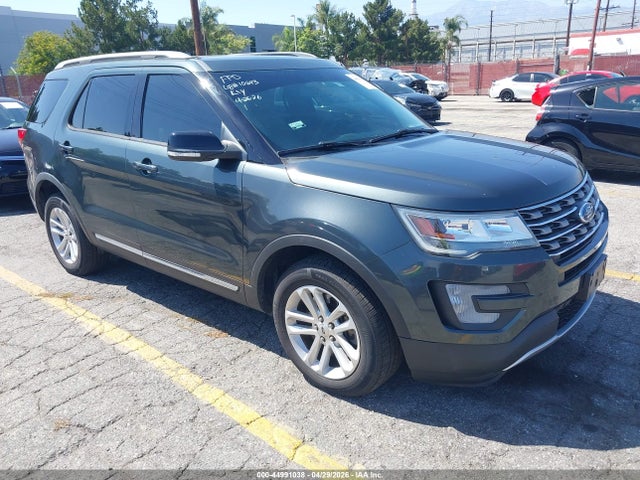 Salvage Ford Explorer Image