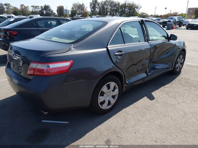 Toyota Camry Le V6
