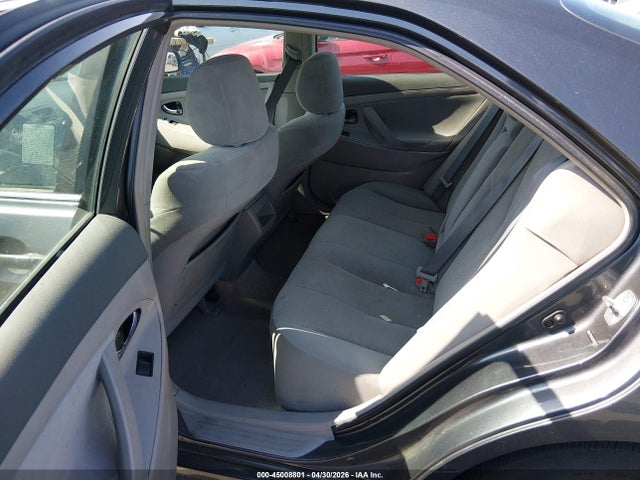 Toyota Camry Le V6