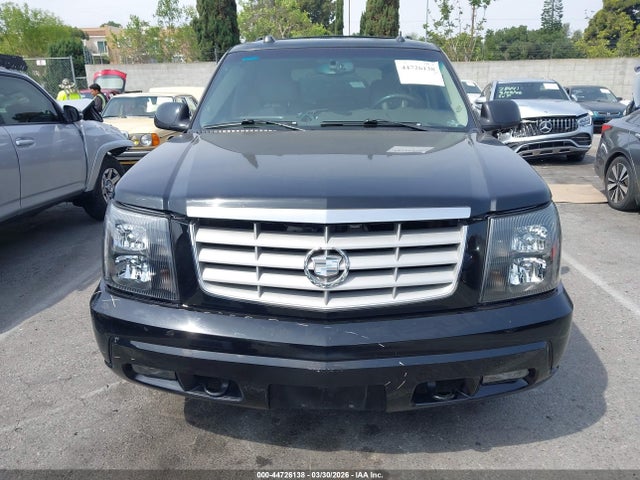 Cadillac Escalade Standard