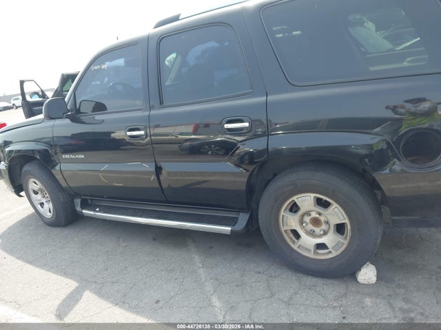 Cadillac Escalade Standard