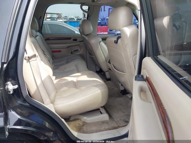 Cadillac Escalade Standard