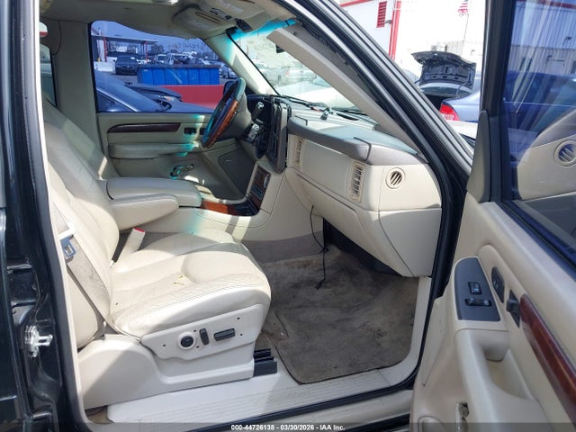 Cadillac Escalade Standard