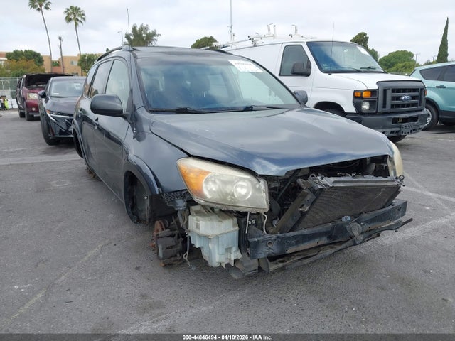 Salvage Toyota RAV4 Image