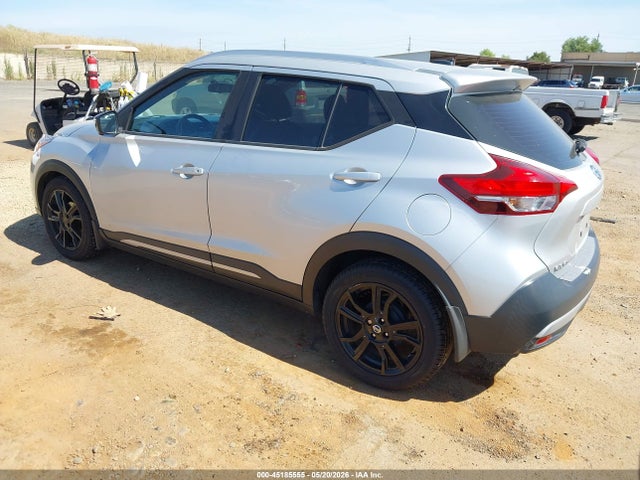 Nissan Kicks Sr