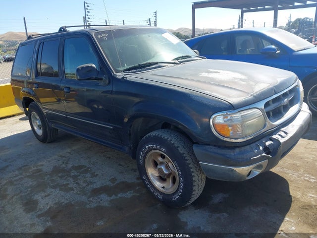 Salvage Ford Explorer Image