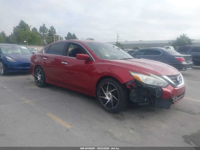 Salvage Nissan Altima Image