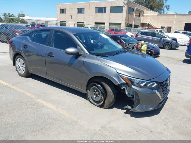 Salvage Nissan Sentra Image