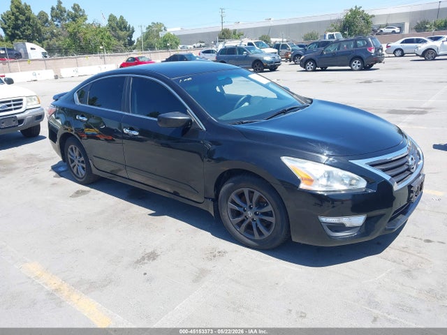 Salvage Nissan Altima Image