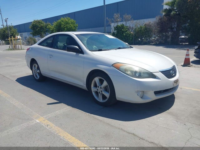 Salvage Toyota Camry Image