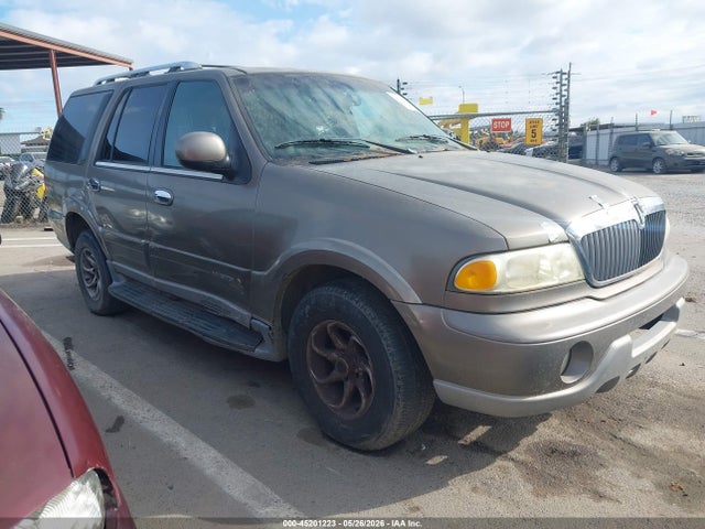 Salvage Lincoln Navigator Image