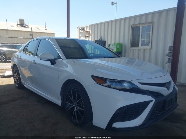 Salvage Toyota Camry Image