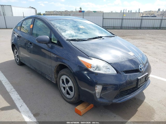 Salvage Toyota Prius Image