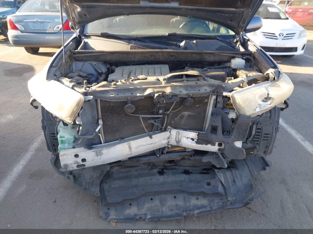 Toyota Highlander Base V6