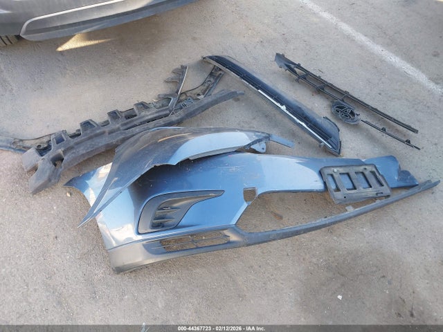 Toyota Highlander Base V6