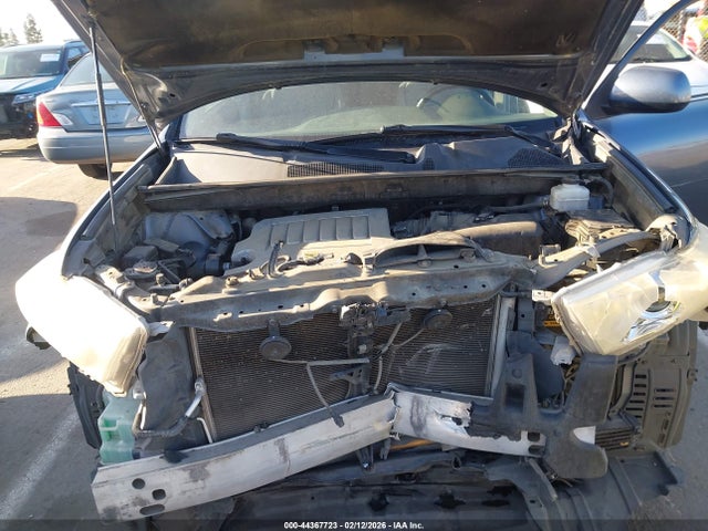 Toyota Highlander Base V6