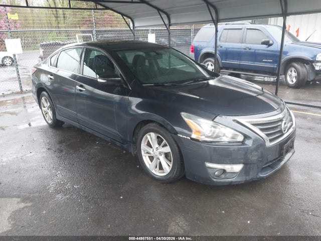 Salvage Nissan Altima Image