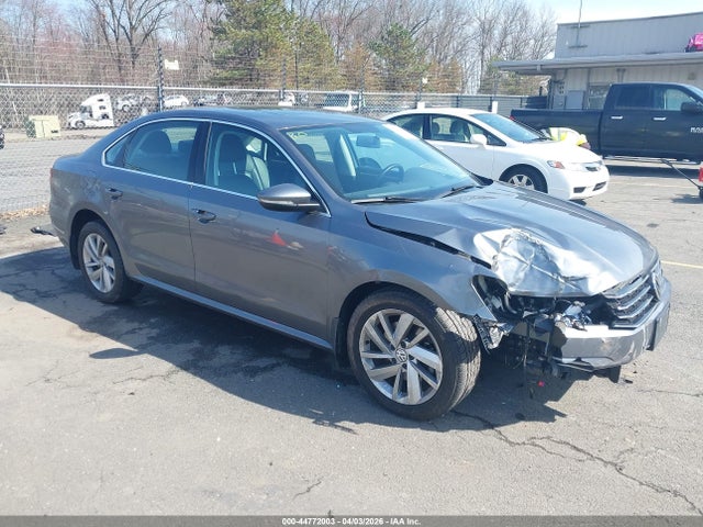 Salvage Volkswagen Passat Image