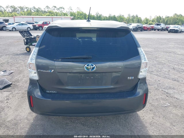 Toyota Prius v Three