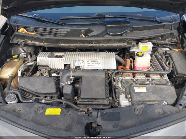 Toyota Prius v Three