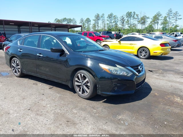 Salvage Nissan Altima Image