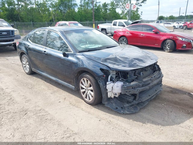 Salvage Toyota Camry Image