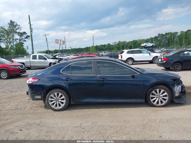 Toyota Camry Le
