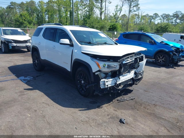 Salvage GMC Acadia Image