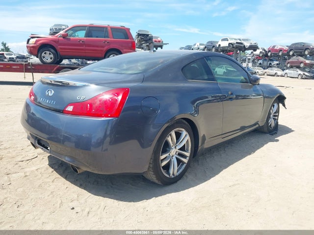 INFINITI G37 Journey