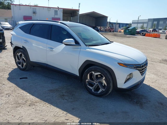 Salvage Hyundai TUCSON Image