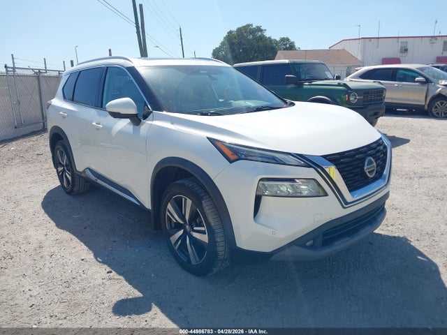 Salvage Nissan Rogue Image