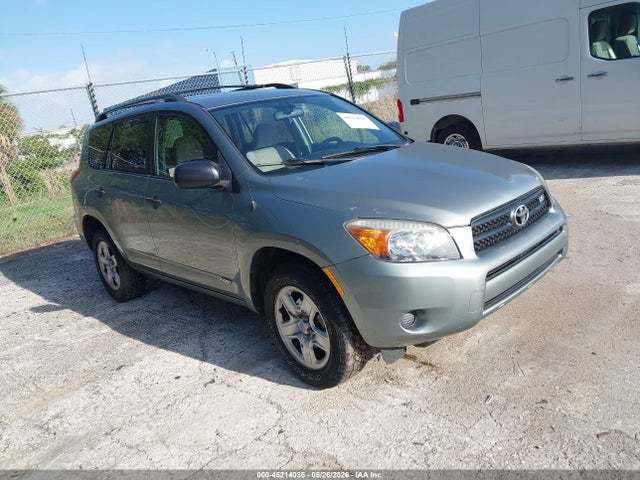 Salvage Toyota RAV4 Image