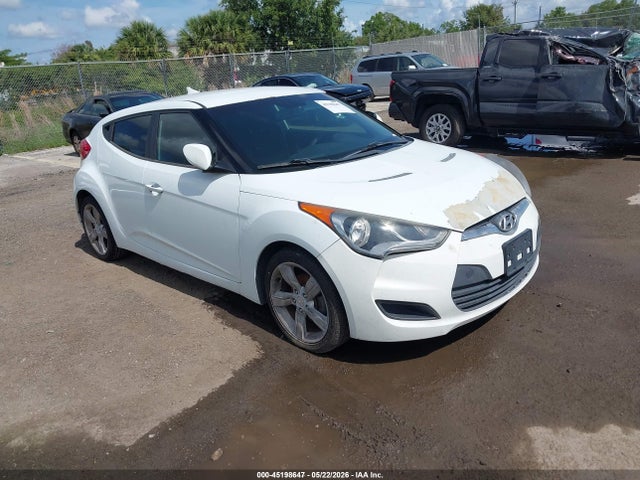 Salvage Hyundai VELOSTER Image