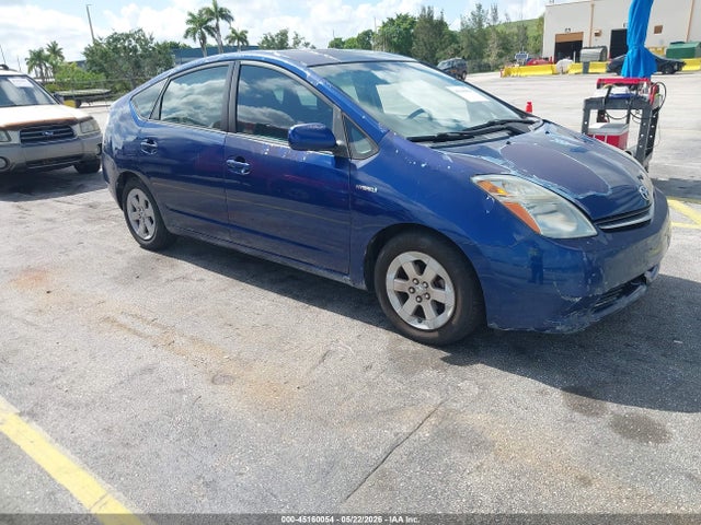 Salvage Toyota Prius Image