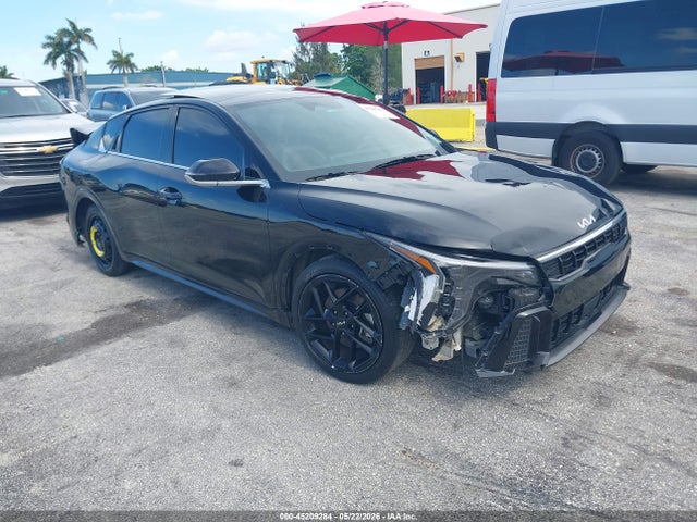 Salvage Kia K4 Image