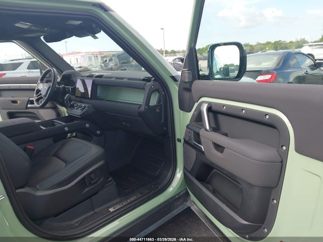 Land Rover Defender 90 75th Edition