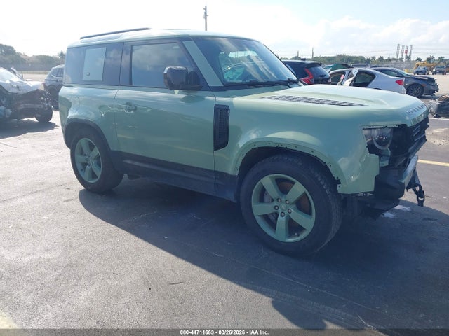 Salvage Land Rover Defender Image