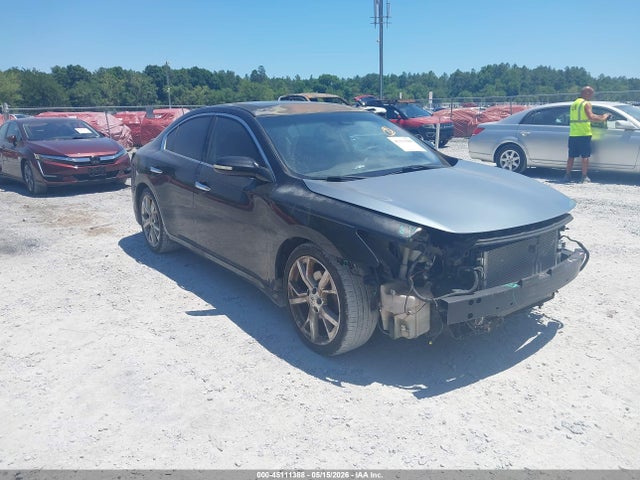 Salvage Nissan Maxima Image