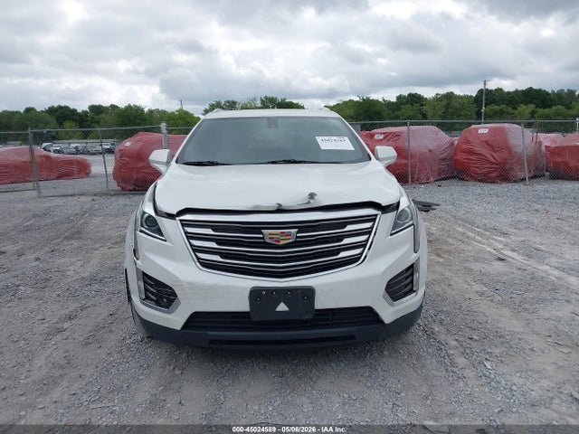 Cadillac XT5 Standard